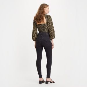 Levi’s Mile High Super Skinny in black ground size 27